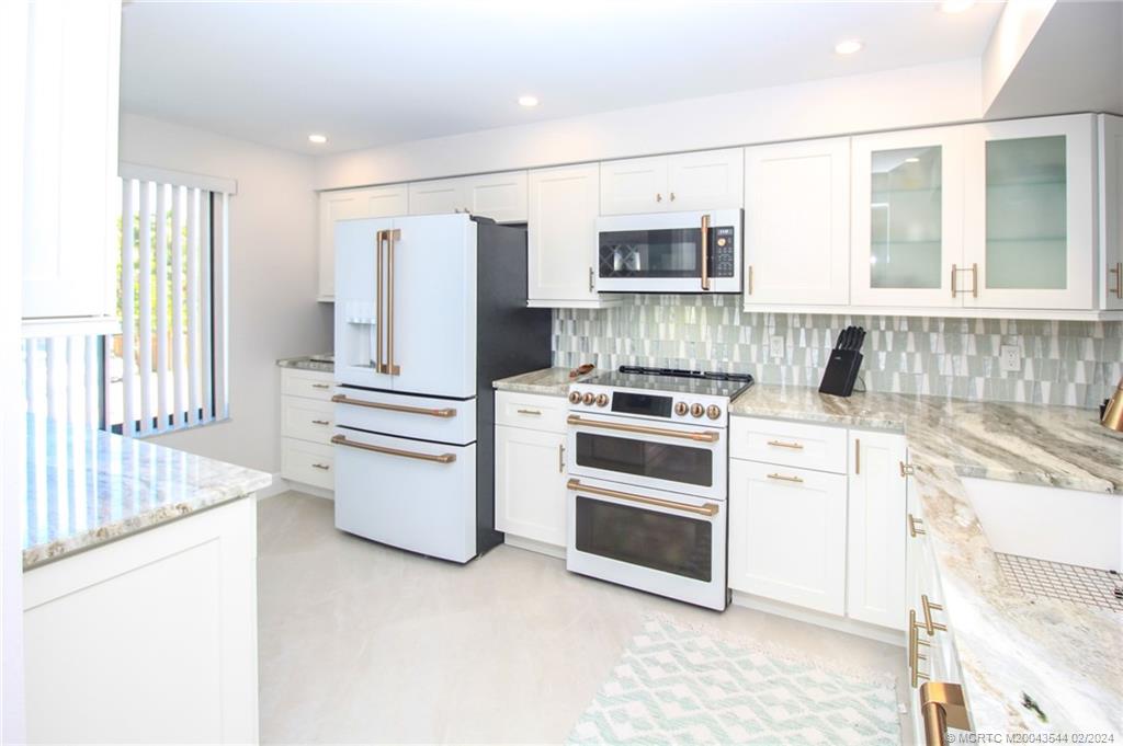 Stuart, Florida 34996, United States, 2 Bedrooms Bedrooms, ,2 BathroomsBathrooms,Residential,Active,64087