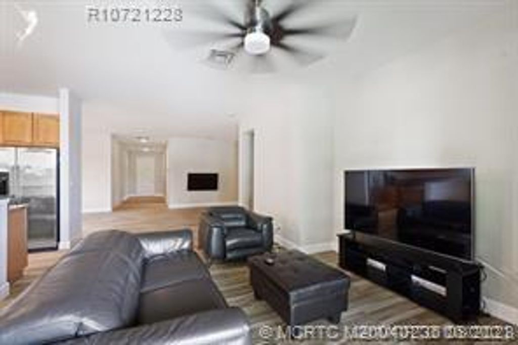Photo of 3332 SW Porpoise Circle, Stuart, FL 34997 (MLS # M20040236)