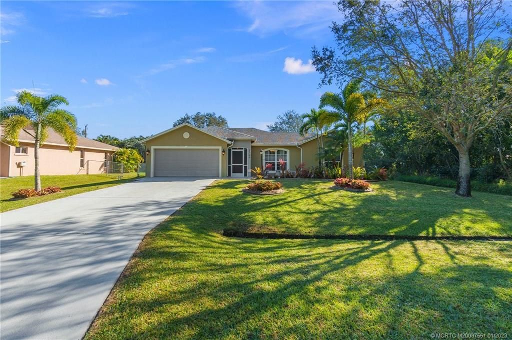Photo of 2769 SE Eagle Drive, Port Saint Lucie, FL 34984 (MLS # M20037551)