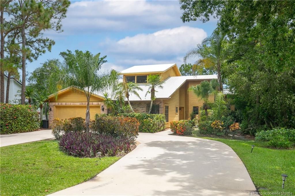 Photo of 5620 SW Landing Creek Drive, Palm City, FL 34990 (MLS # M20045654)