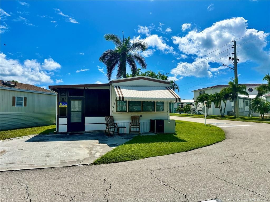 Photo of 733 Nettles Boulevard, Jensen Beach, FL 34957 (MLS # M20045463)