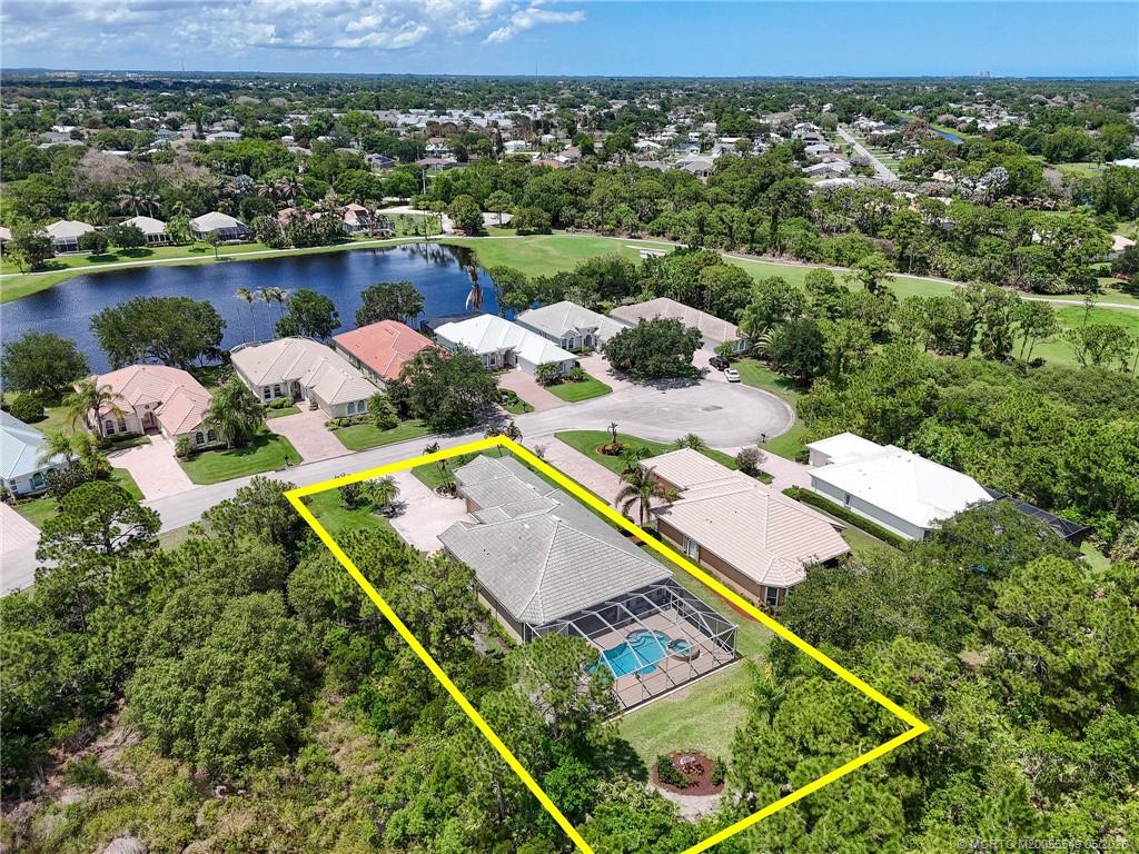 4615 NW Wandering Oak Court
