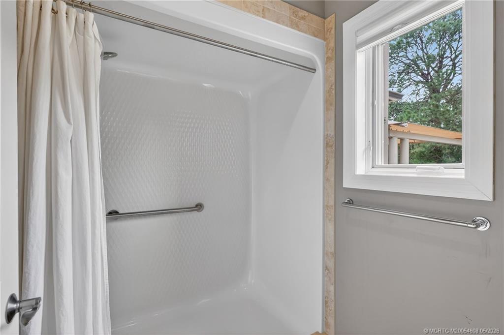 Stuart, Florida, 34997, United States, 3 Bedrooms Bedrooms, ,2 BathroomsBathrooms,Residential,Active,2034291