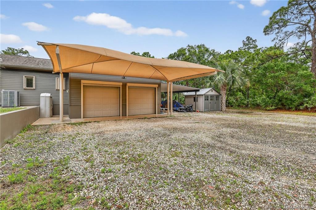Stuart, Florida, 34997, United States, 3 Bedrooms Bedrooms, ,2 BathroomsBathrooms,Residential,Active,2034291
