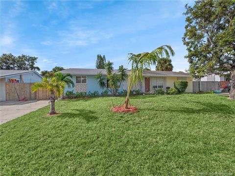 Photo of 2346 NE Rustic Place, Jensen Beach, FL 34957 (MLS # M20052328)