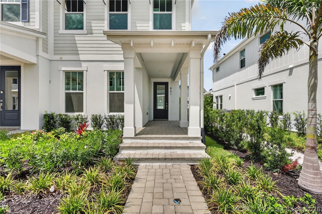 861 SW Bushel Trail