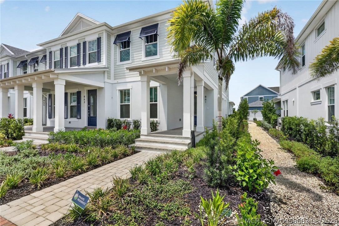 861 SW Bushel Trail