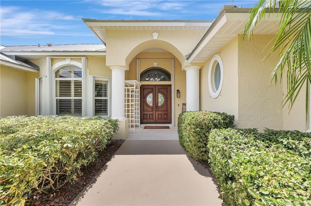 Photo of 4845 SW Lake Grove Circle, Palm City, FL 34990 (MLS # M20044301)