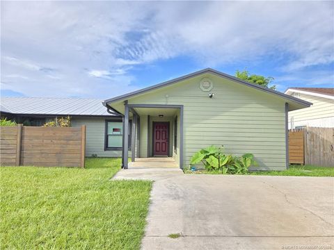 4508 SE Salvatori Road,  FL 34997