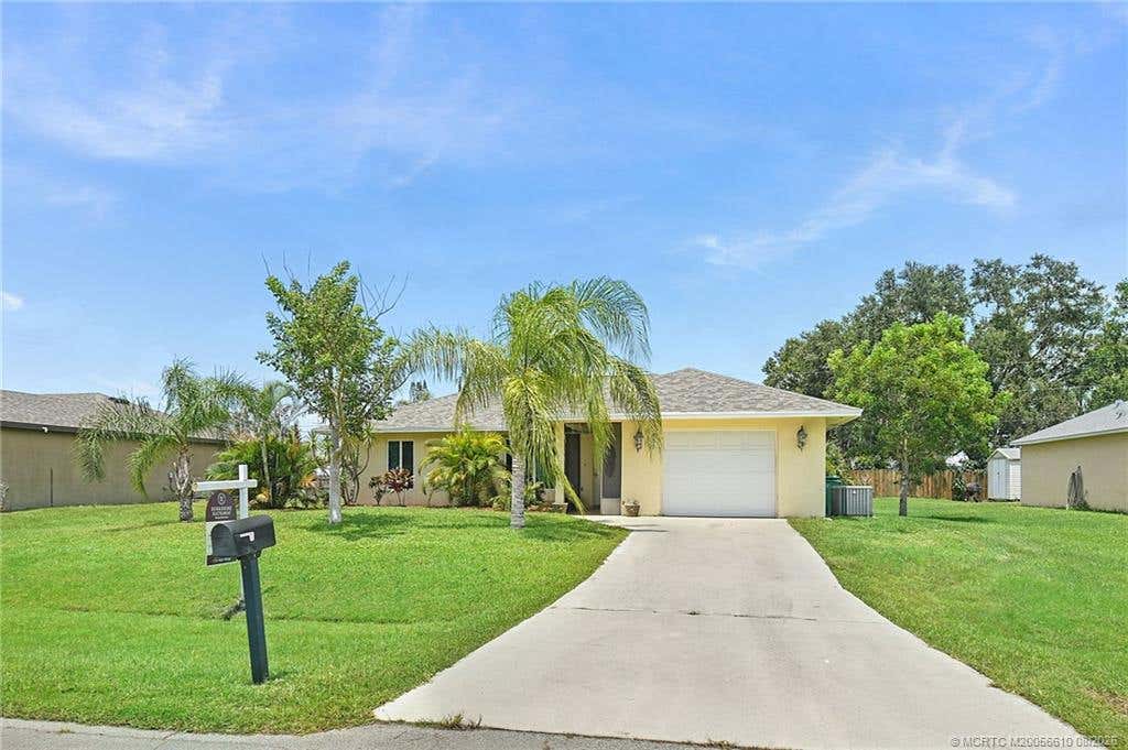 Photo of 537 NW Billiar Avenue, Port Saint Lucie, FL 34983 (MLS # M20056610)