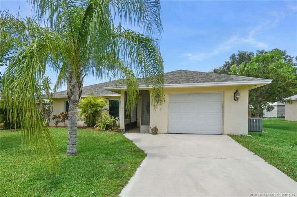 Photo of 537 NW Billiar Avenue, Port Saint Lucie, FL 34983 (MLS # M20056610)