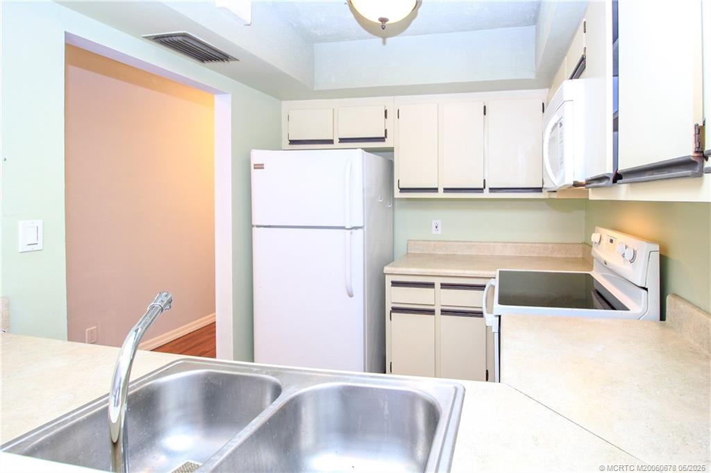 Stuart, Florida 34994, United States, 2 Bedrooms Bedrooms, ,2 BathroomsBathrooms,Residential,Active,133091