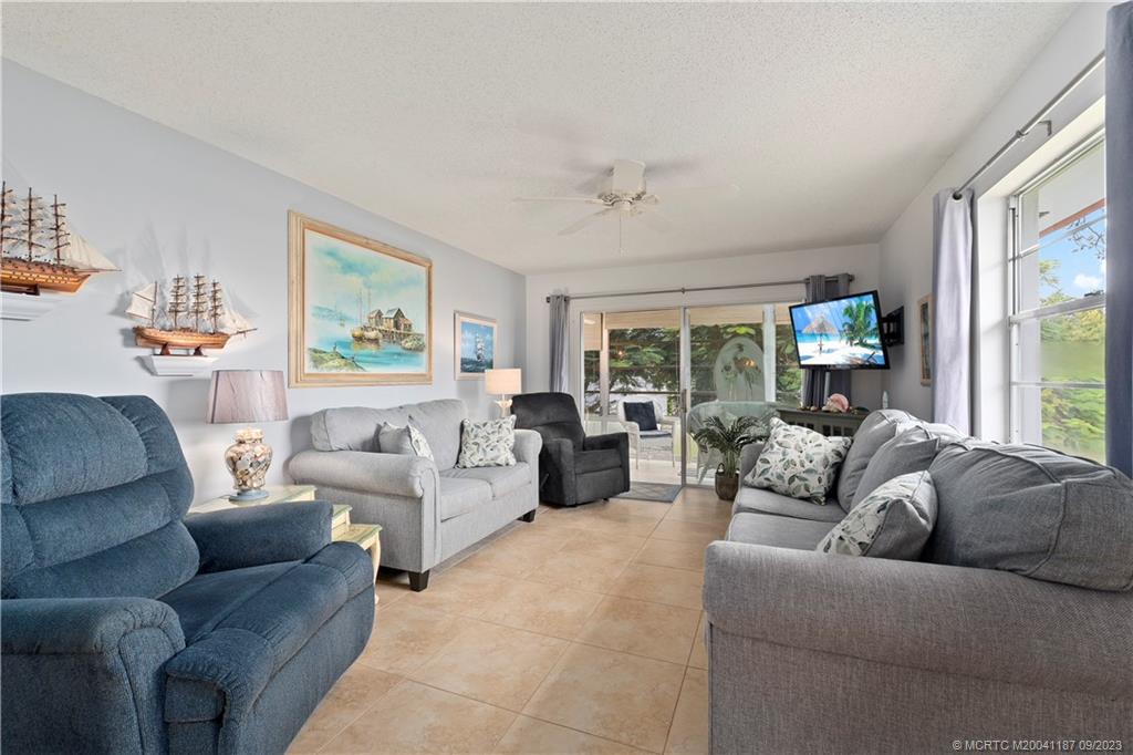 Stuart, Florida 34996, United States, 2 Bedrooms Bedrooms, ,2 BathroomsBathrooms,Residential,Pending,70038