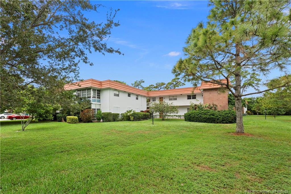 Stuart, Florida 34996, United States, 2 Bedrooms Bedrooms, ,2 BathroomsBathrooms,Residential,Pending,70038