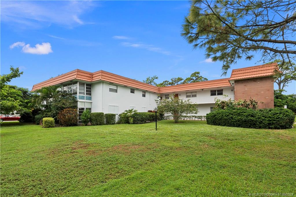 Stuart, Florida 34996, United States, 2 Bedrooms Bedrooms, ,2 BathroomsBathrooms,Residential,Pending,70038