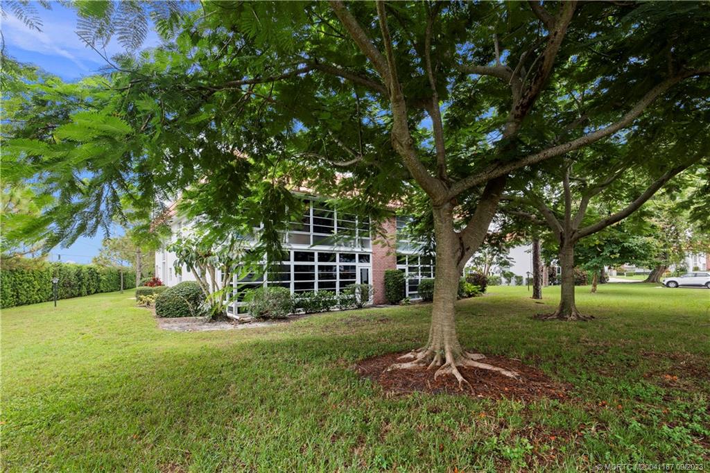 Stuart, Florida 34996, United States, 2 Bedrooms Bedrooms, ,2 BathroomsBathrooms,Residential,Pending,70038