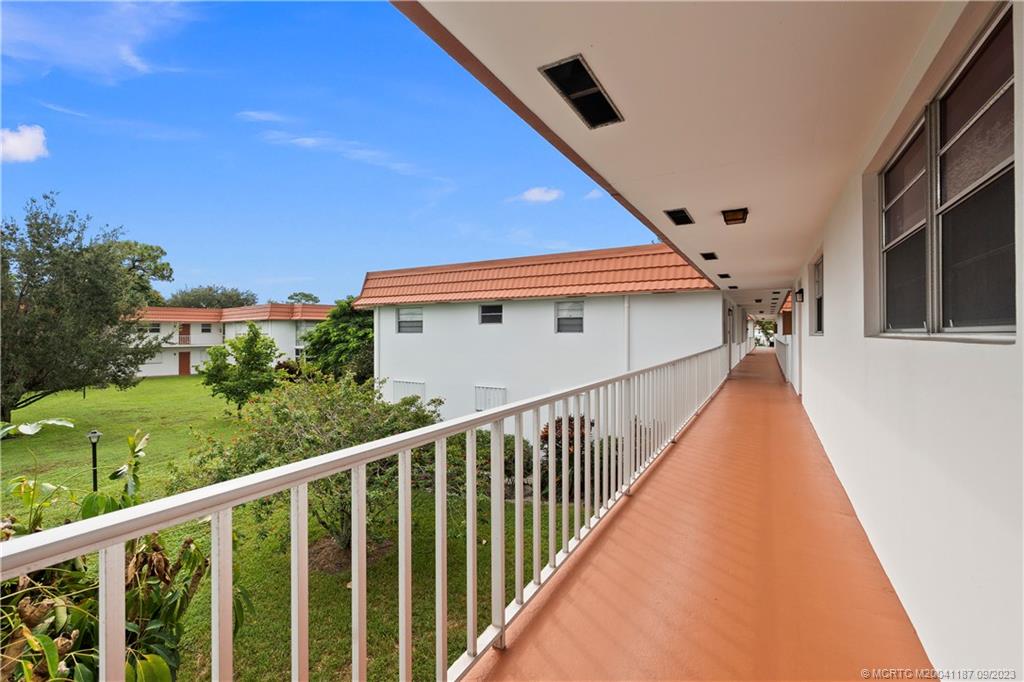 Stuart, Florida 34996, United States, 2 Bedrooms Bedrooms, ,2 BathroomsBathrooms,Residential,Pending,70038