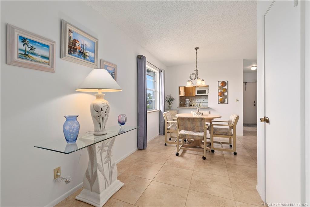 Stuart, Florida 34996, United States, 2 Bedrooms Bedrooms, ,2 BathroomsBathrooms,Residential,Pending,70038