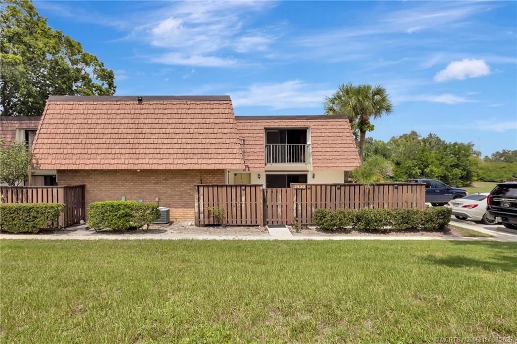 Photo of 2930 SW Sunset Trace Circle, Palm City, FL 34990 (MLS # M20052124)
