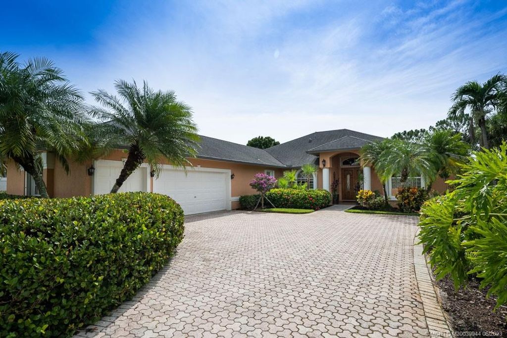 Photo of 1784 SW Oakwater Point, Palm City, FL 34990 (MLS # M20039944)