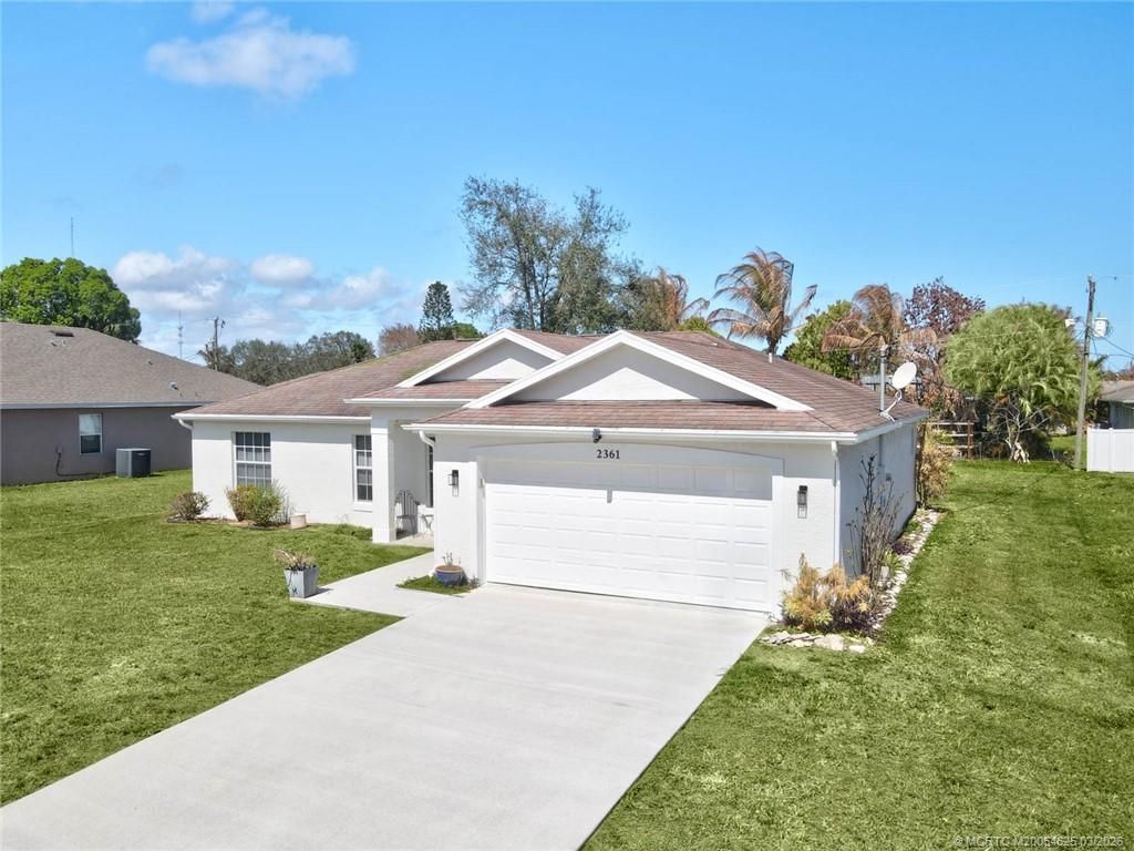 Photo of 2361 SE Mariposa Avenue, Port Saint Lucie, FL 34952 (MLS # M20054625)