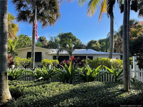 Photo of 1048 SE Riverside Drive, Stuart, FL 34996 (MLS # M20037004)