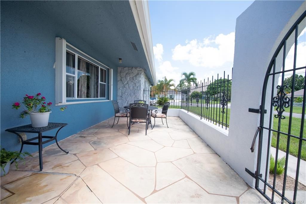 Photo of 2419 SE Bordeaux Court, Port Saint Lucie, FL 34952 (MLS # M20040788)