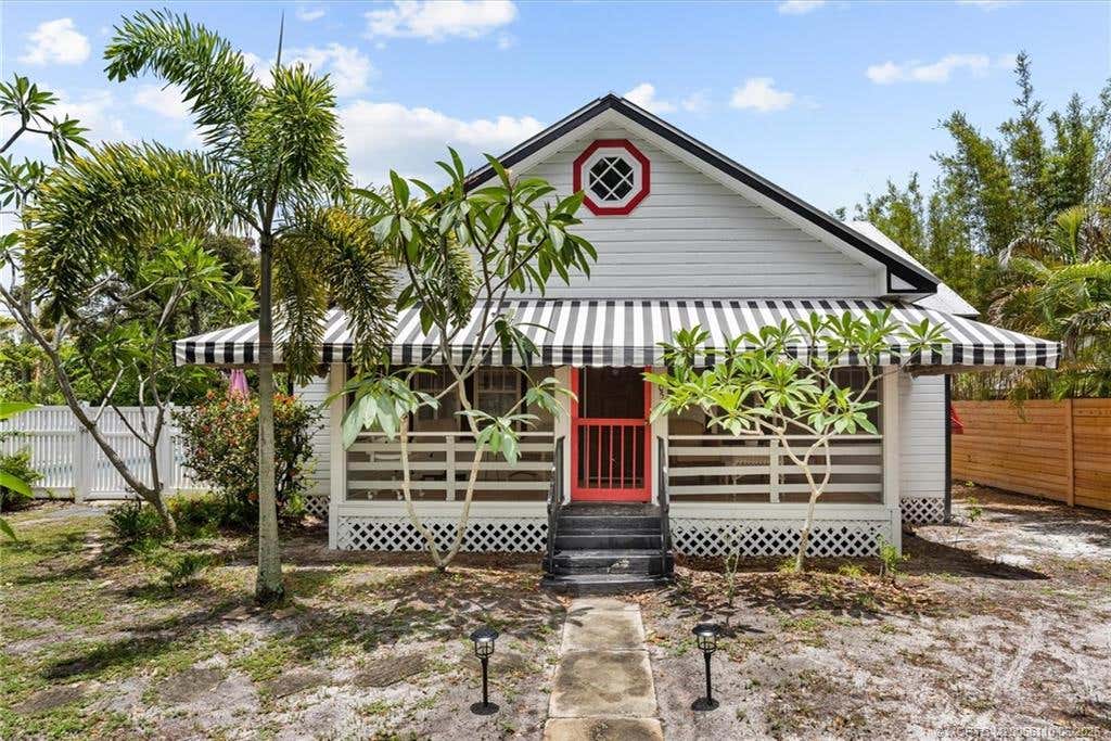 Photo of 705 SE Stypmann Boulevard, Stuart, FL 34994 (MLS # M20056110)