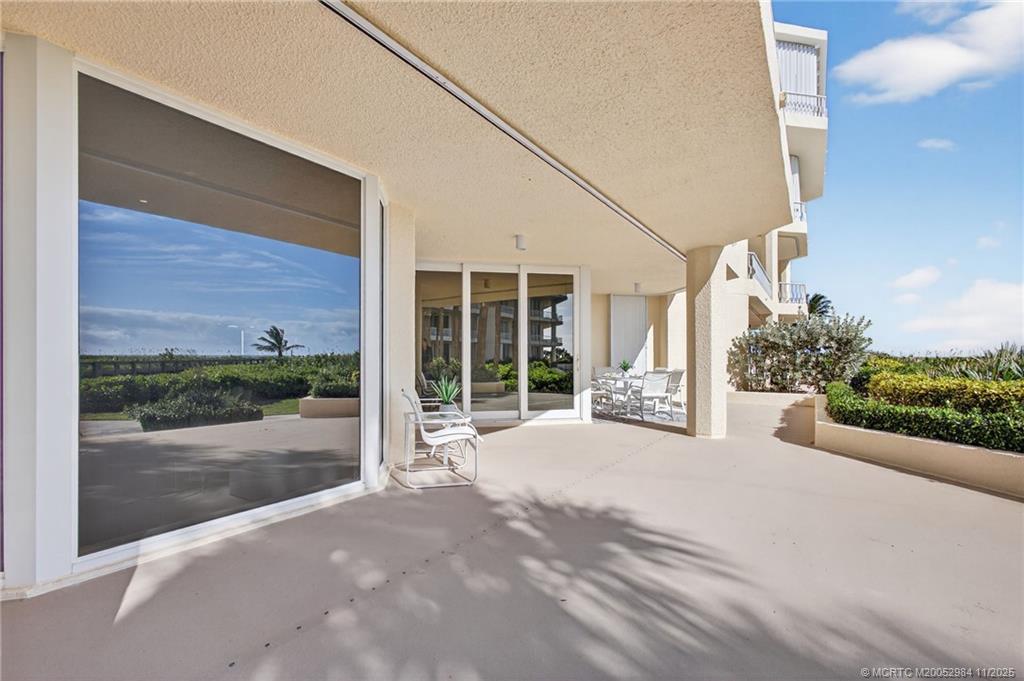 Stuart, Florida 34996, United States, 3 Bedrooms Bedrooms, ,3 BathroomsBathrooms,Residential,Pending,245180