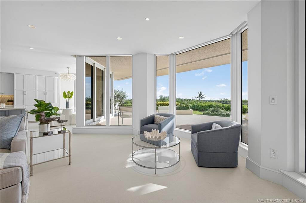 Stuart, Florida 34996, United States, 3 Bedrooms Bedrooms, ,3 BathroomsBathrooms,Residential,Pending,245180