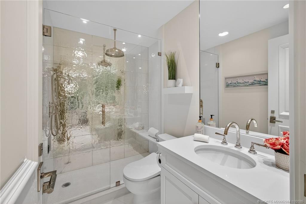 Stuart, Florida 34996, United States, 3 Bedrooms Bedrooms, ,3 BathroomsBathrooms,Residential,Pending,245180