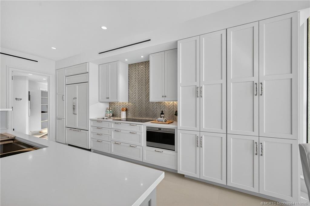 Stuart, Florida 34996, United States, 3 Bedrooms Bedrooms, ,3 BathroomsBathrooms,Residential,Pending,245180