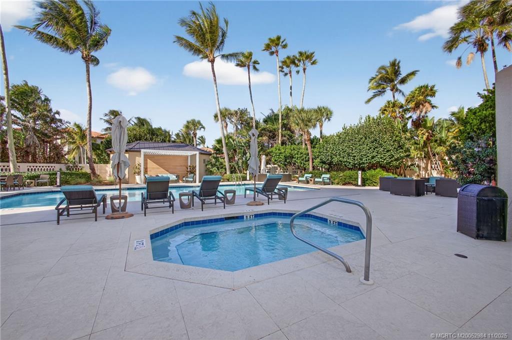 Stuart, Florida 34996, United States, 3 Bedrooms Bedrooms, ,3 BathroomsBathrooms,Residential,Pending,245180