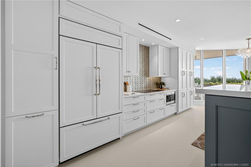 Stuart, Florida 34996, United States, 3 Bedrooms Bedrooms, ,3 BathroomsBathrooms,Residential,Pending,245180