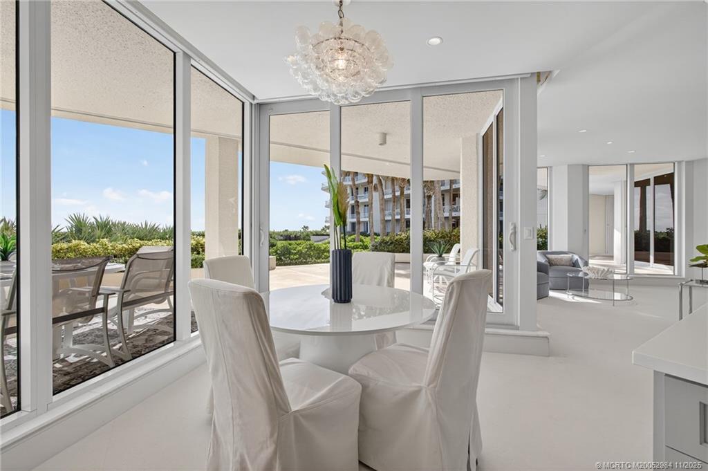 Stuart, Florida 34996, United States, 3 Bedrooms Bedrooms, ,3 BathroomsBathrooms,Residential,Pending,245180