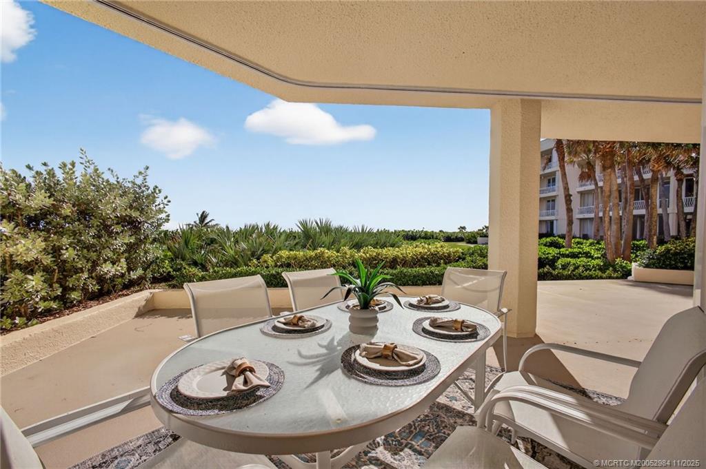 Stuart, Florida 34996, United States, 3 Bedrooms Bedrooms, ,3 BathroomsBathrooms,Residential,Pending,245180