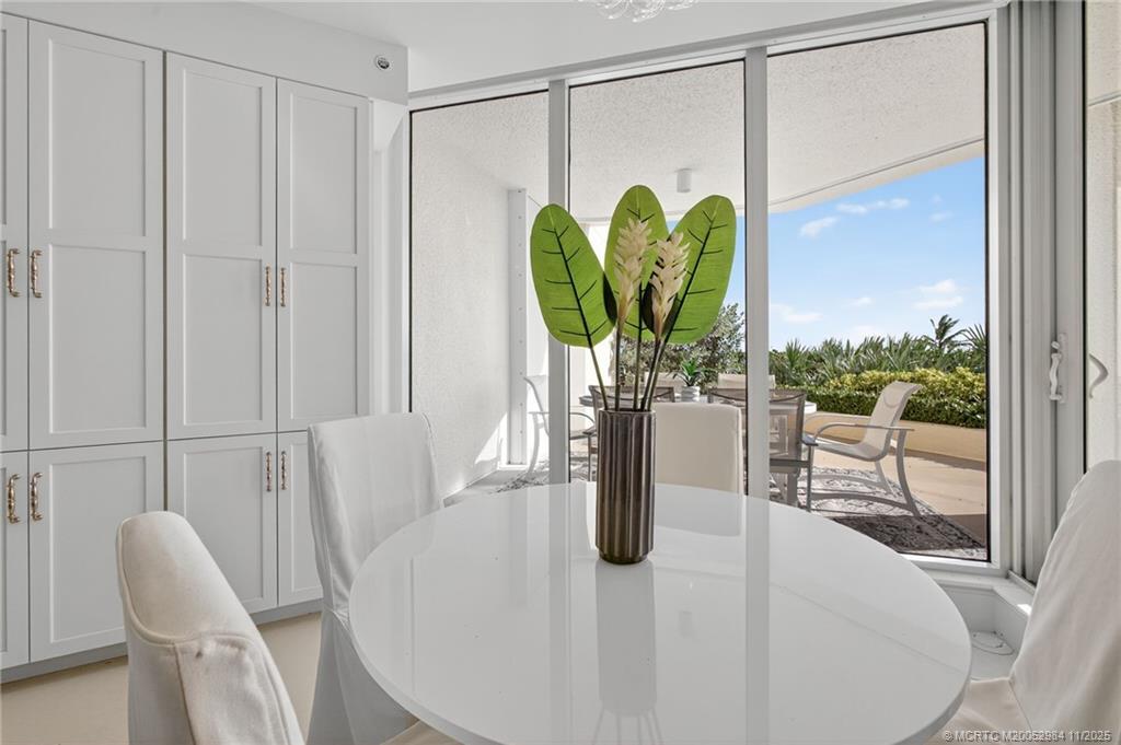 Stuart, Florida 34996, United States, 3 Bedrooms Bedrooms, ,3 BathroomsBathrooms,Residential,Pending,245180