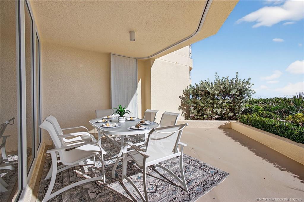 Stuart, Florida 34996, United States, 3 Bedrooms Bedrooms, ,3 BathroomsBathrooms,Residential,Pending,245180