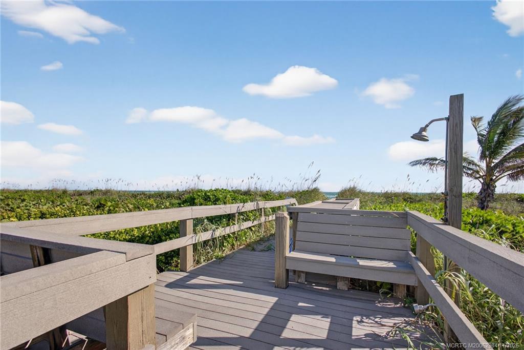 Stuart, Florida 34996, United States, 3 Bedrooms Bedrooms, ,3 BathroomsBathrooms,Residential,Pending,245180