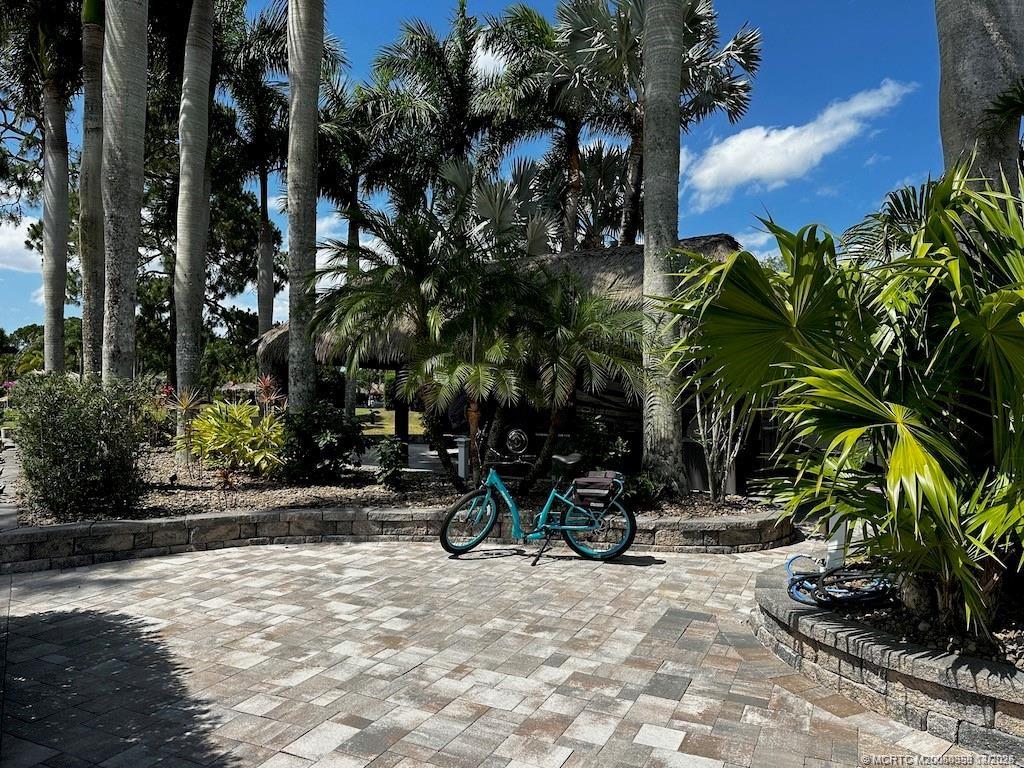 401 NW Chipshot Lane