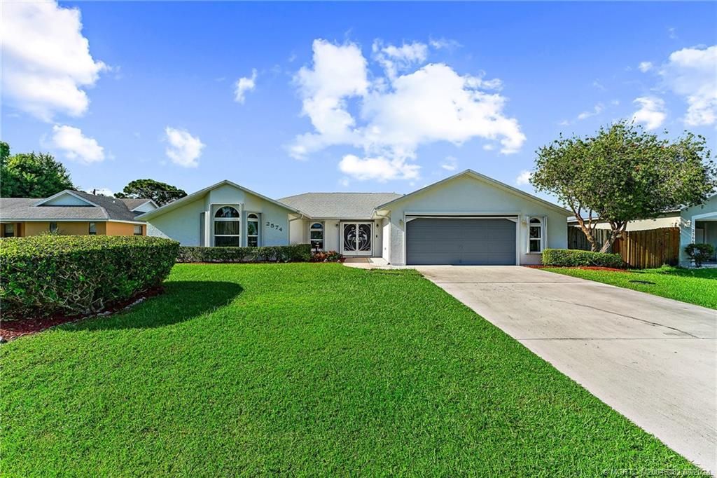Photo of 2574 SE Caladium Avenue, Port Saint Lucie, FL 34952 (MLS # M20046282)