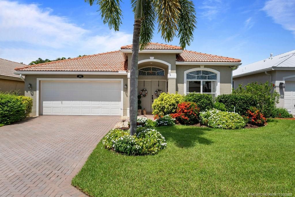 Photo of 1082 SE Westminster Place, Stuart, FL 34997 (MLS # M20050877)