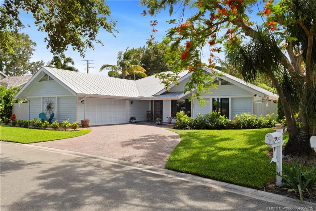 10380 SE Jupiter Narrows Drive