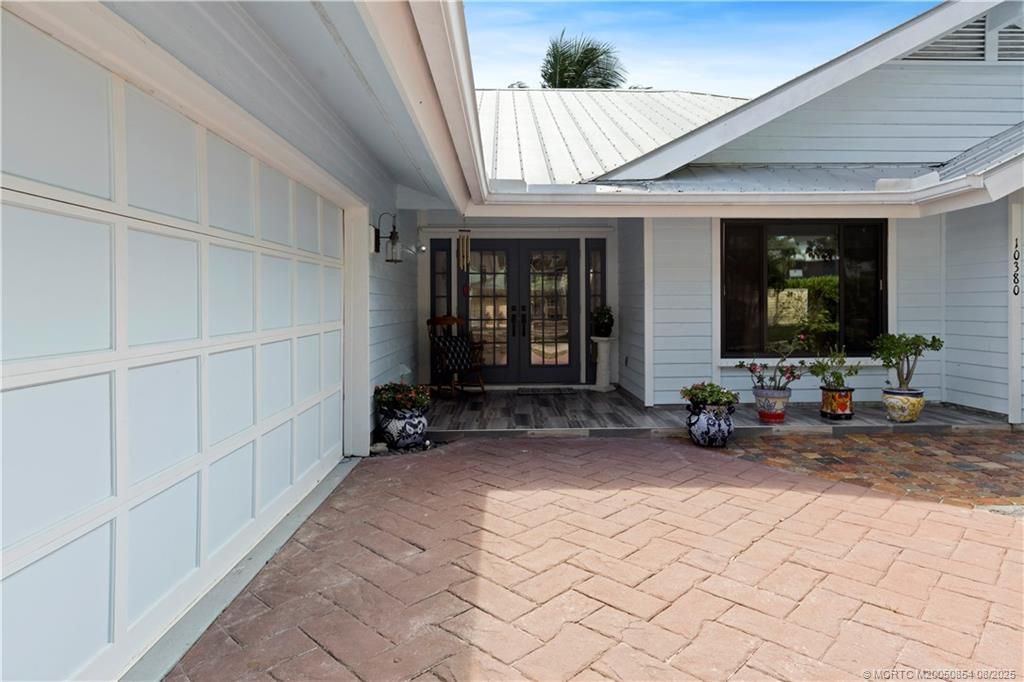 Photo of 10380 SE Jupiter Narrows Drive, Hobe Sound, FL 33455 (MLS # M20050854)