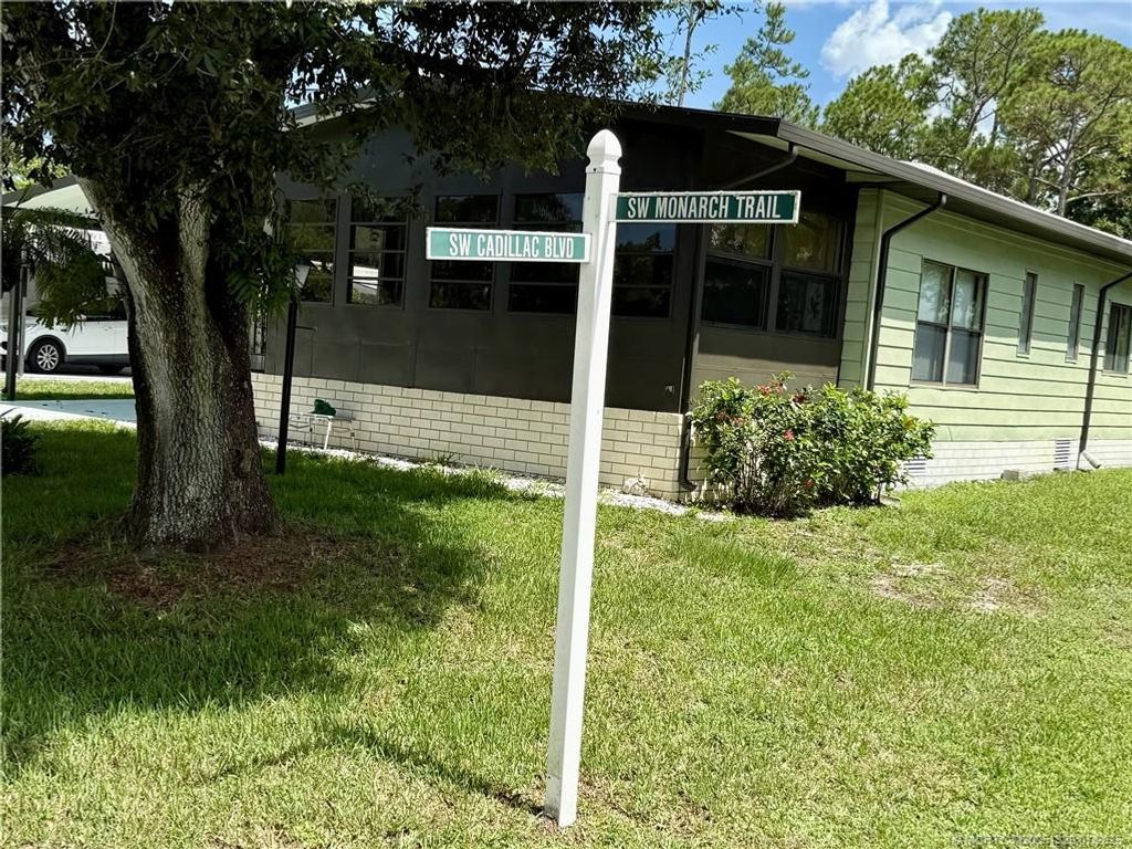 Photo of 2574 SW Monarch Trail, Stuart, FL 34997 (MLS # M20051329)