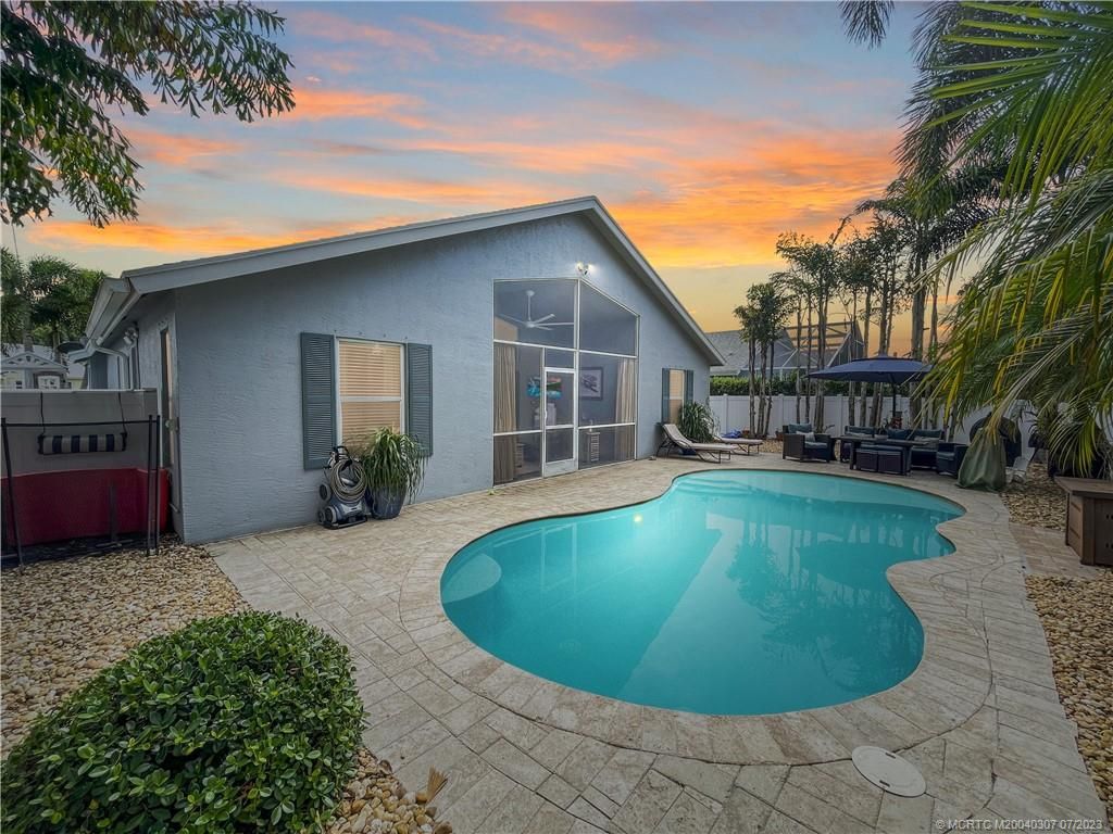 Photo of 2565 SW Riviera Road, Stuart, FL 34997 (MLS # M20040307)