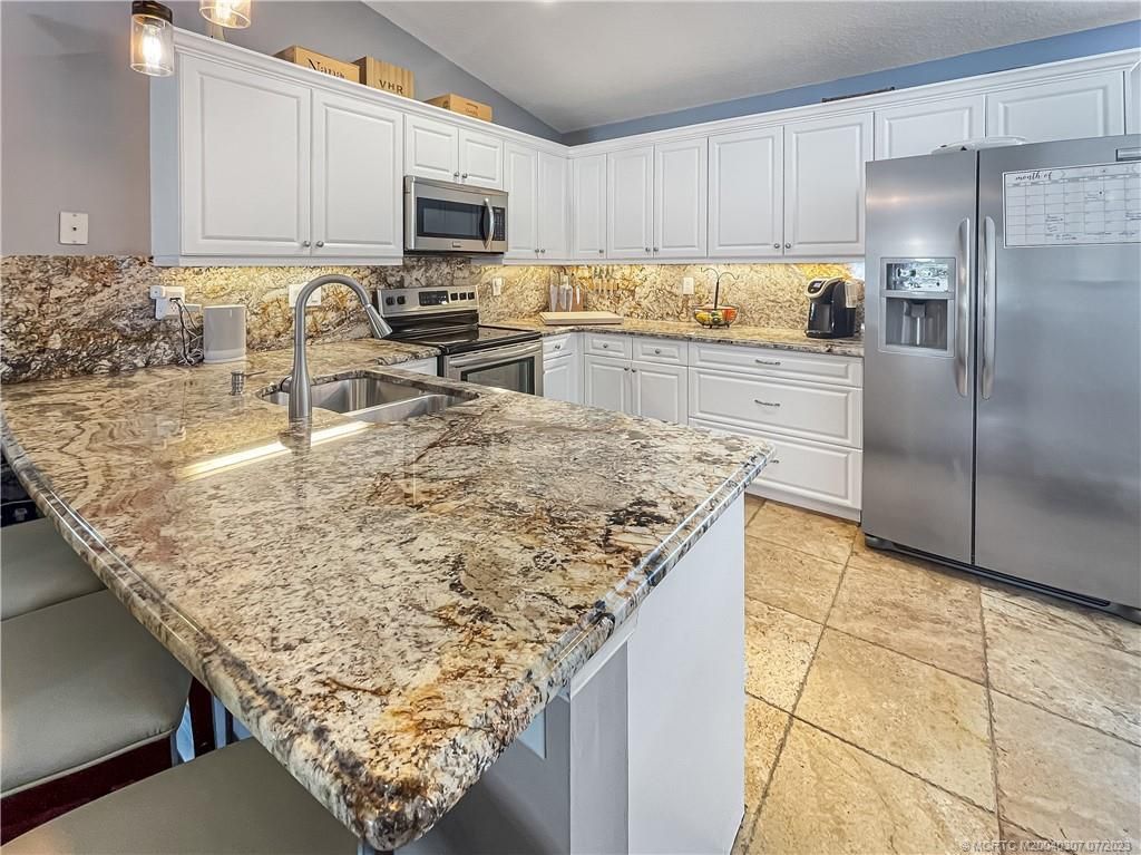 Photo of 2565 SW Riviera Road, Stuart, FL 34997 (MLS # M20040307)