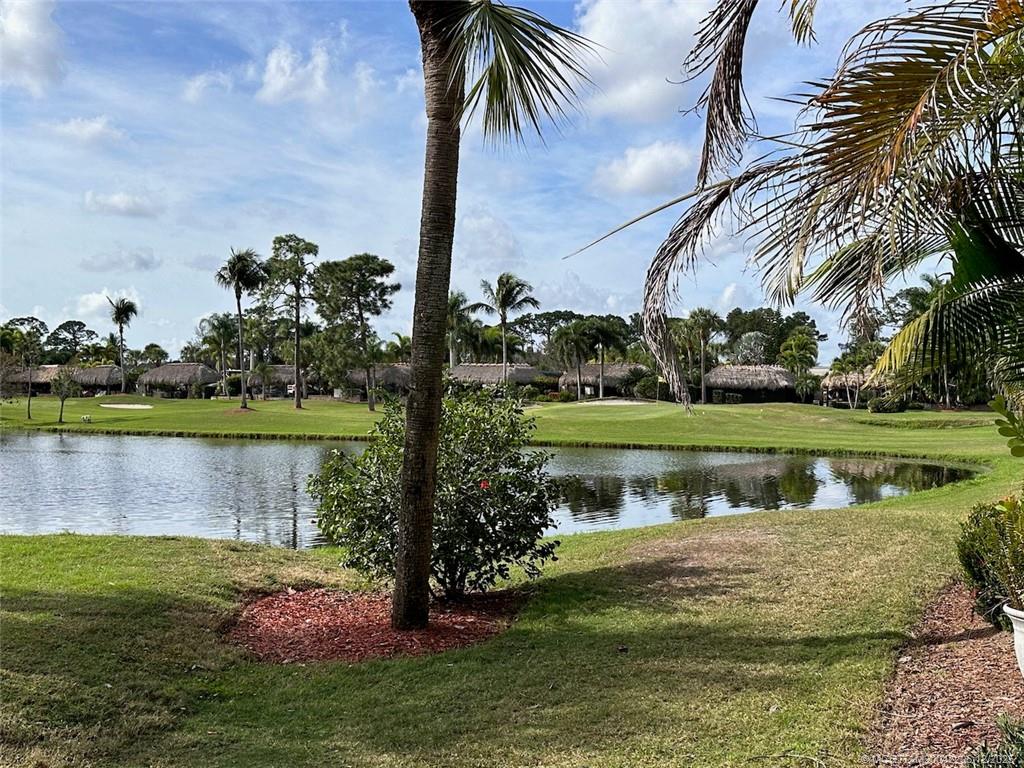 461 NW Sandtrap Lane