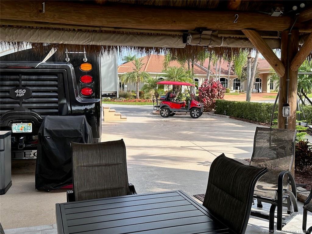 461 NW Sandtrap Lane