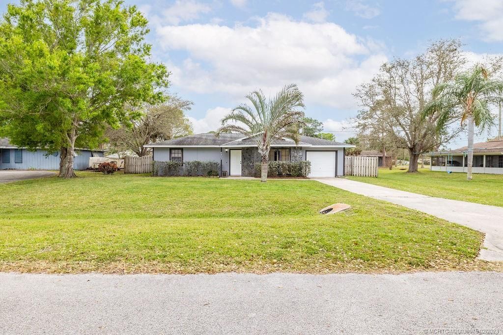 Photo of 6803 Salerno Road, Fort Pierce, FL 34951 (MLS # M20038075)